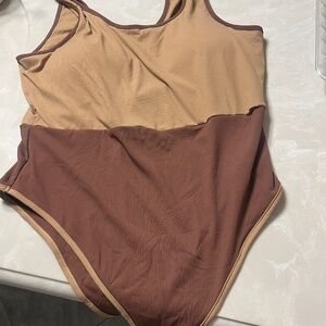 Kittenish color block swimsuit